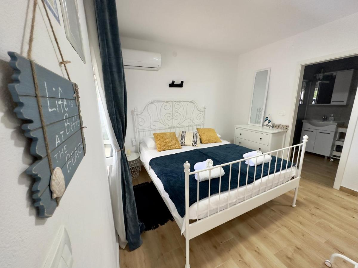 Matek Family & Studio Apartment Рованьска Экстерьер фото