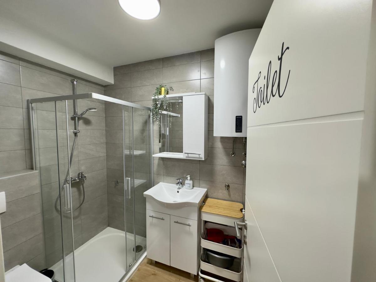 Matek Family & Studio Apartment Рованьска Экстерьер фото