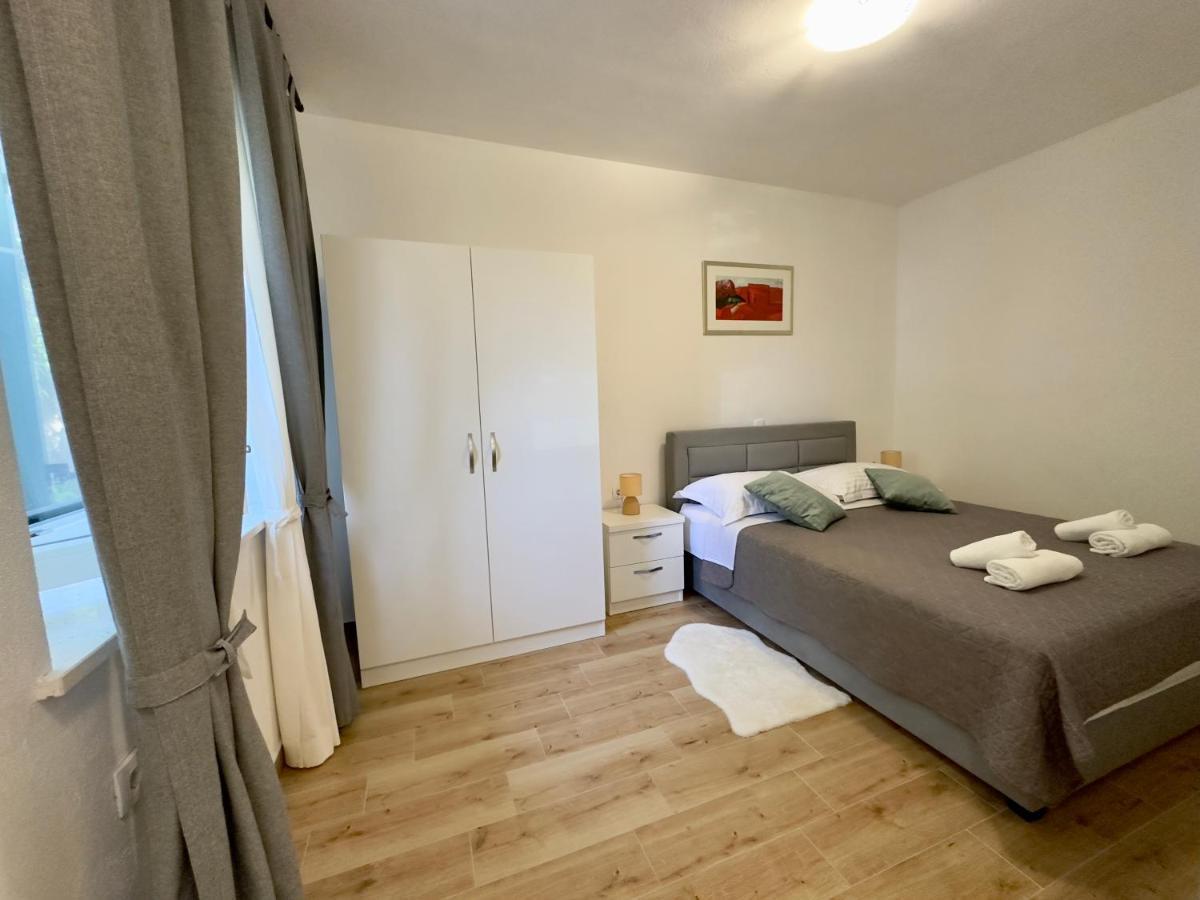 Matek Family & Studio Apartment Рованьска Экстерьер фото