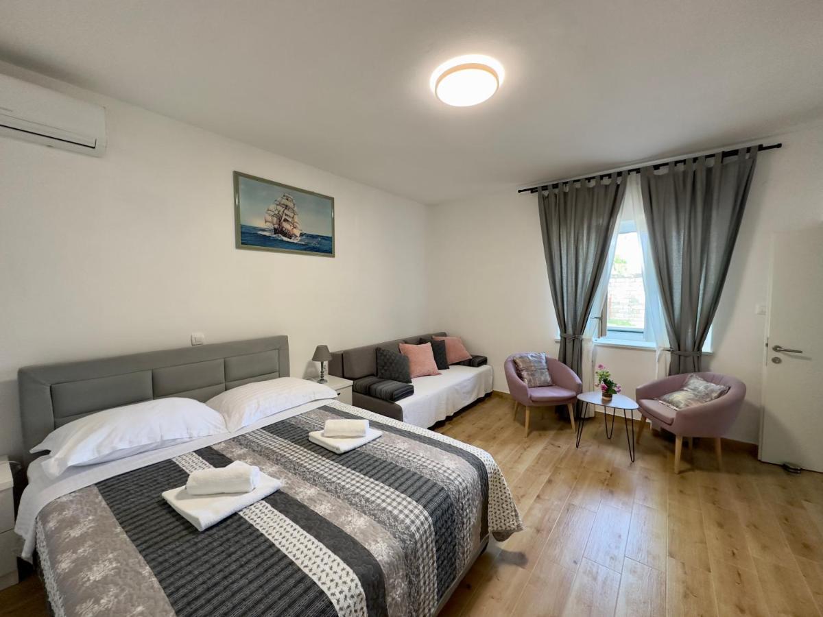 Matek Family & Studio Apartment Рованьска Экстерьер фото